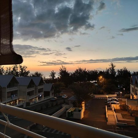 Location Saisonniere Meublee F2 St Leu Face Ocean A 1 Min Plage Apartment Сен-Лу Екстериор снимка