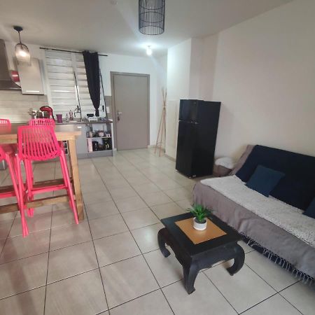 Location Saisonniere Meublee F2 St Leu Face Ocean A 1 Min Plage Apartment Сен-Лу Екстериор снимка