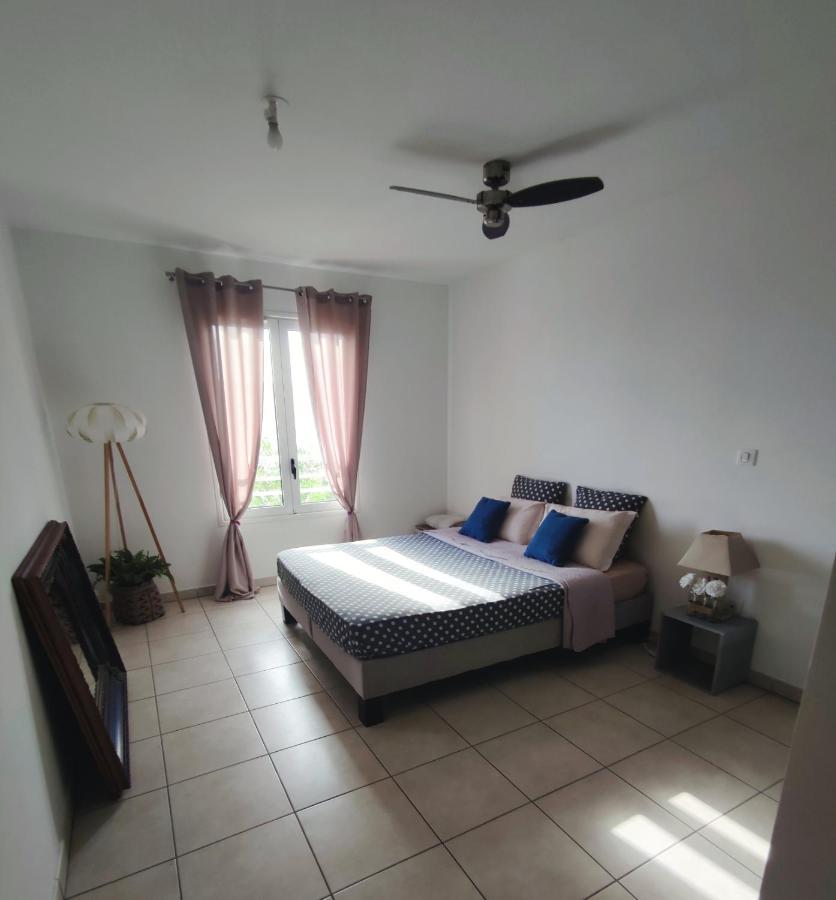 Location Saisonniere Meublee F2 St Leu Face Ocean A 1 Min Plage Apartment Сен-Лу Екстериор снимка