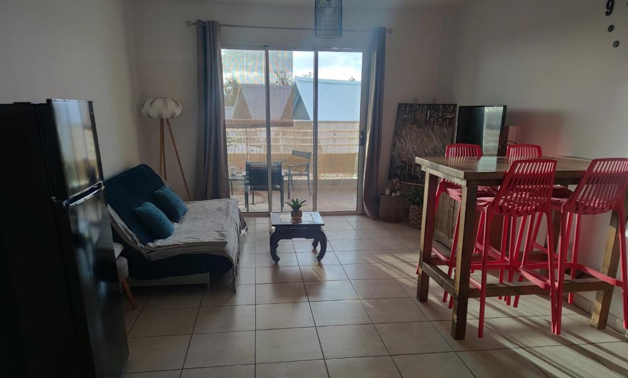 Location Saisonniere Meublee F2 St Leu Face Ocean A 1 Min Plage Apartment Сен-Лу Екстериор снимка