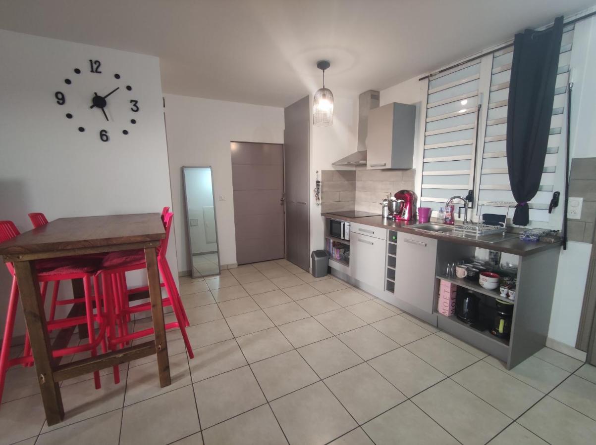 Location Saisonniere Meublee F2 St Leu Face Ocean A 1 Min Plage Apartment Сен-Лу Екстериор снимка