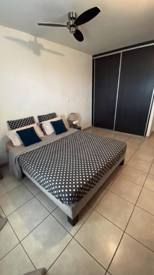 Location Saisonniere Meublee F2 St Leu Face Ocean A 1 Min Plage Apartment Сен-Лу Екстериор снимка